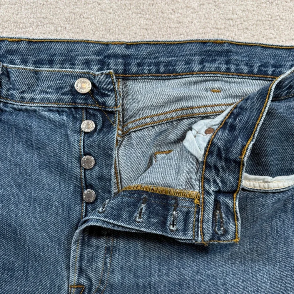 Levi's 501 Original Fit Jeans Men 38x32 Blue Medium Wash Button Fly Straight Leg